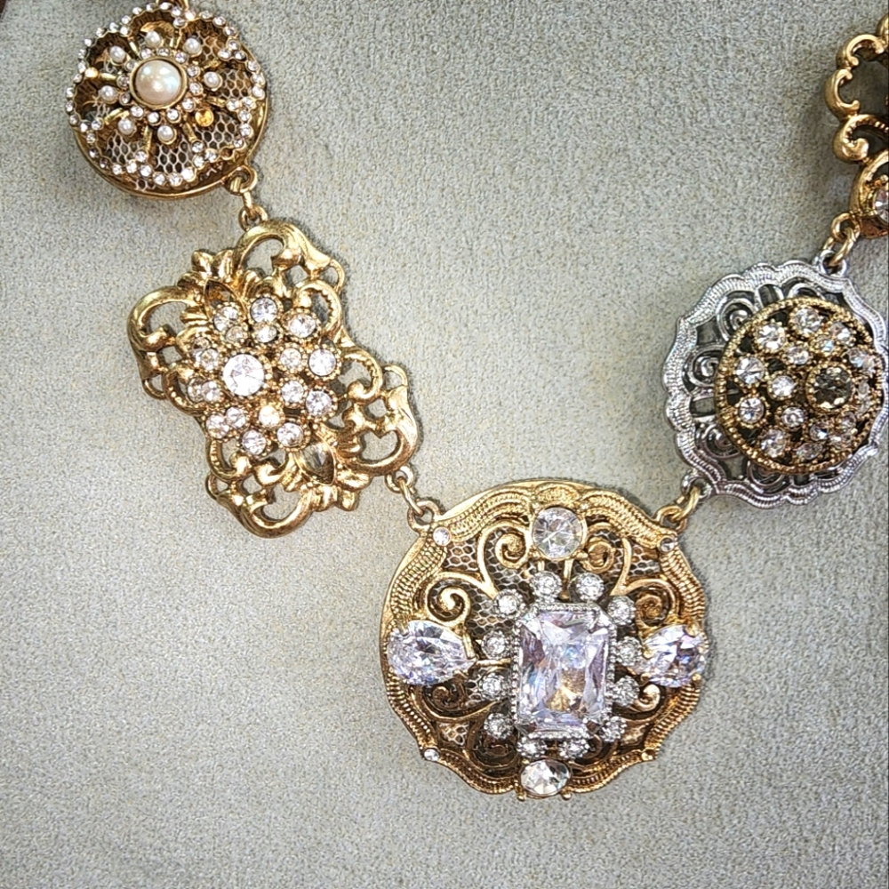 NWT.Carolee LuxGold and Silver Filigree Necklace - Picture 2 of 4